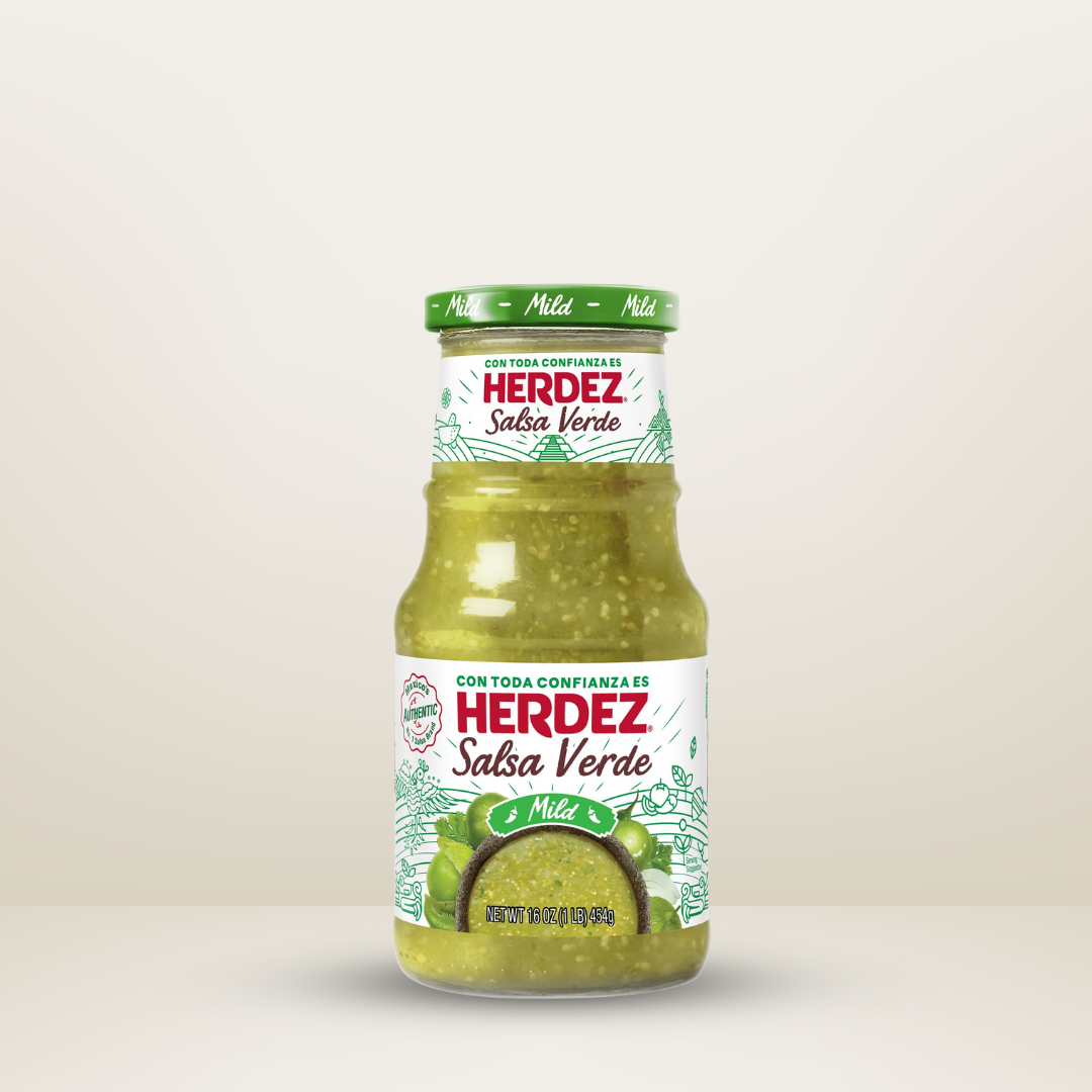 Frasco de 445ml de Herdez Green Salsa, salsa verde auténtica con tomatillos y chile, ideal para tacos y dip, disponible para envío en Vancouver y Canadá.