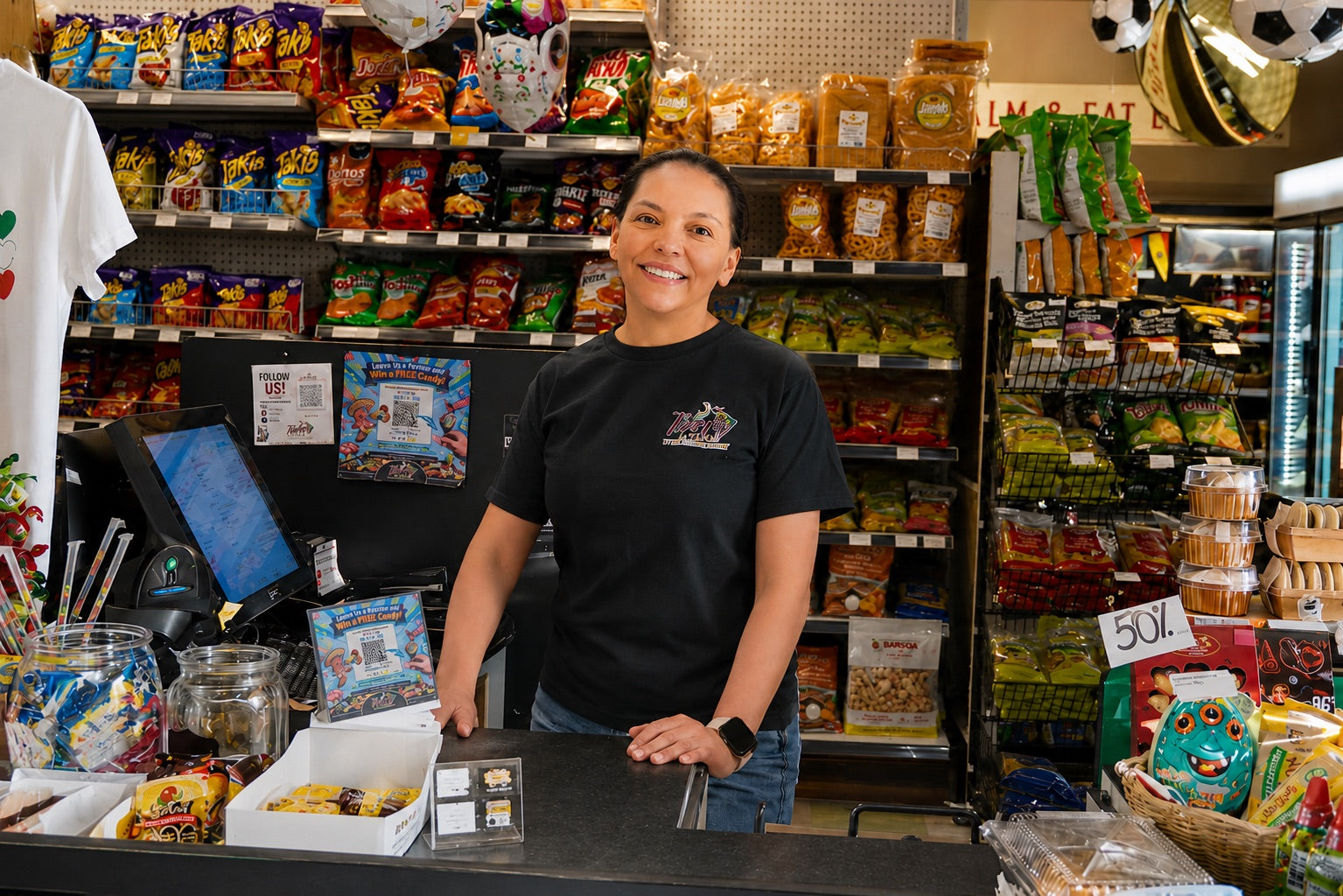 Mi Tierra Latina team members working together